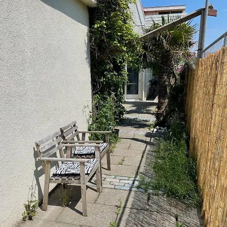 B&B Zomerhuis Aan Zee 150m Your Own Private Bubble 노르트베이크